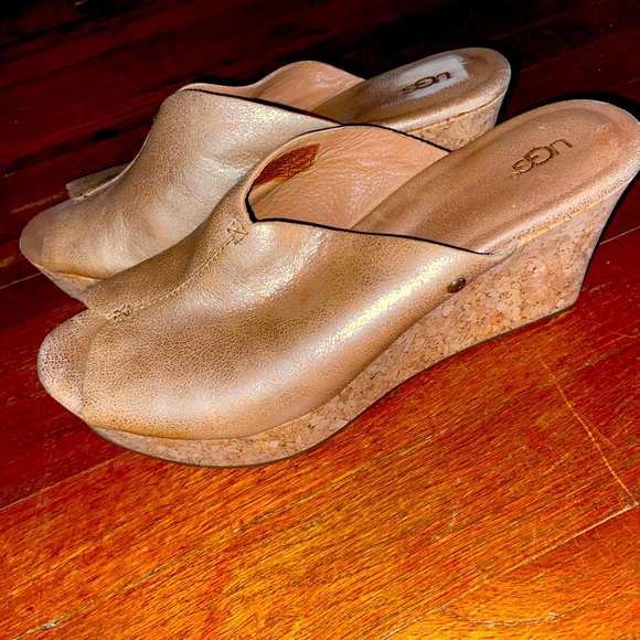 8.5, UGG Wedges, Lightly Worn - Picture 1 of 2
